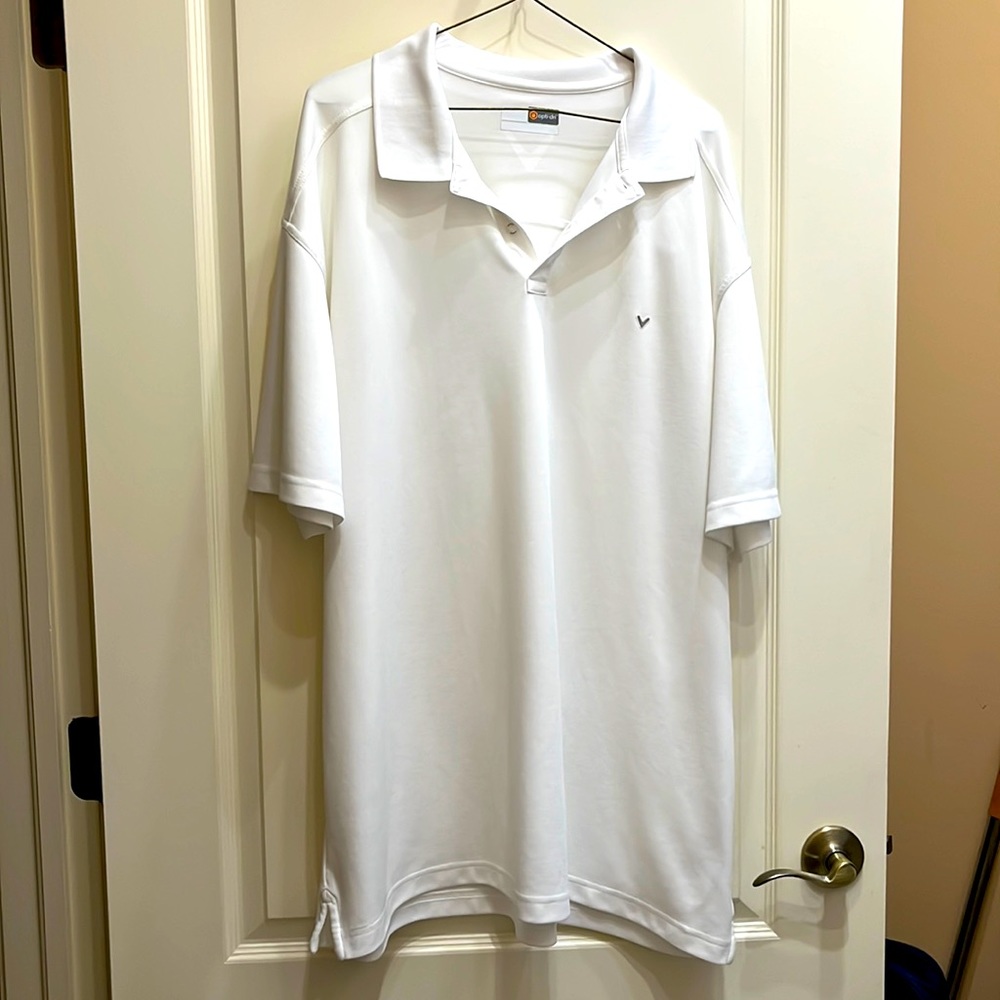 🇺🇸Callaway Men’s golf shirt. In good condition except for one pull.